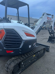 close up of the bobcat mini excavator tracks